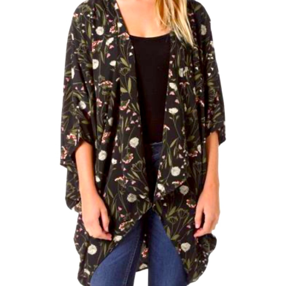 Miss Me black floral kimono size M